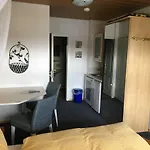 Homestay Gaestehaus Am Lindenweg *