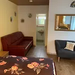 Gaestehaus Am Lindenweg Homestay *